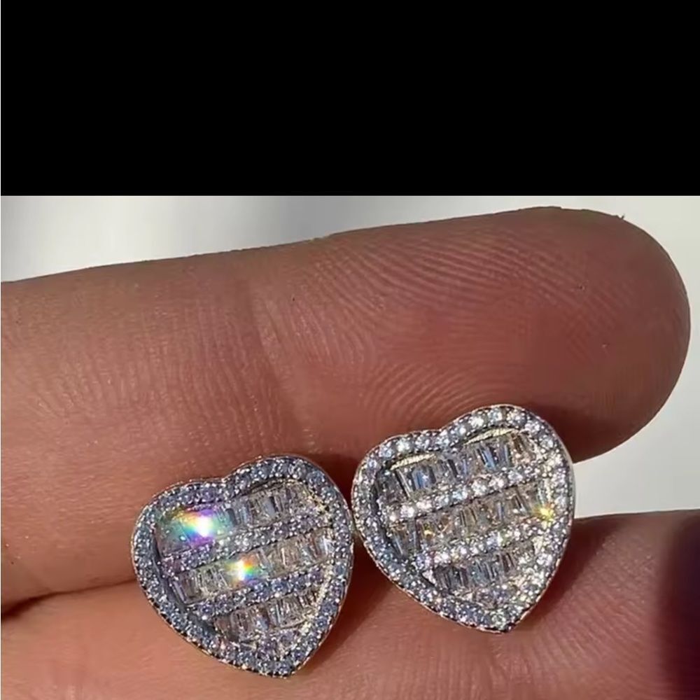 Elegant Silver Rhinestone Romantic Love Crystal Stud Heart Earrings